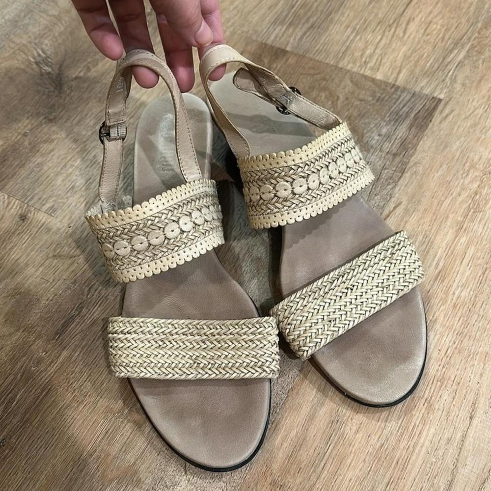 MUNRO | Women's Cream Straw Woven Heeled Sandals, Size 10.5 M